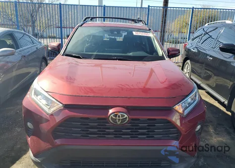 2019 Toyota Rav4 Xle из США, поврежденный, VIN JTMW1RFVXKD037437
